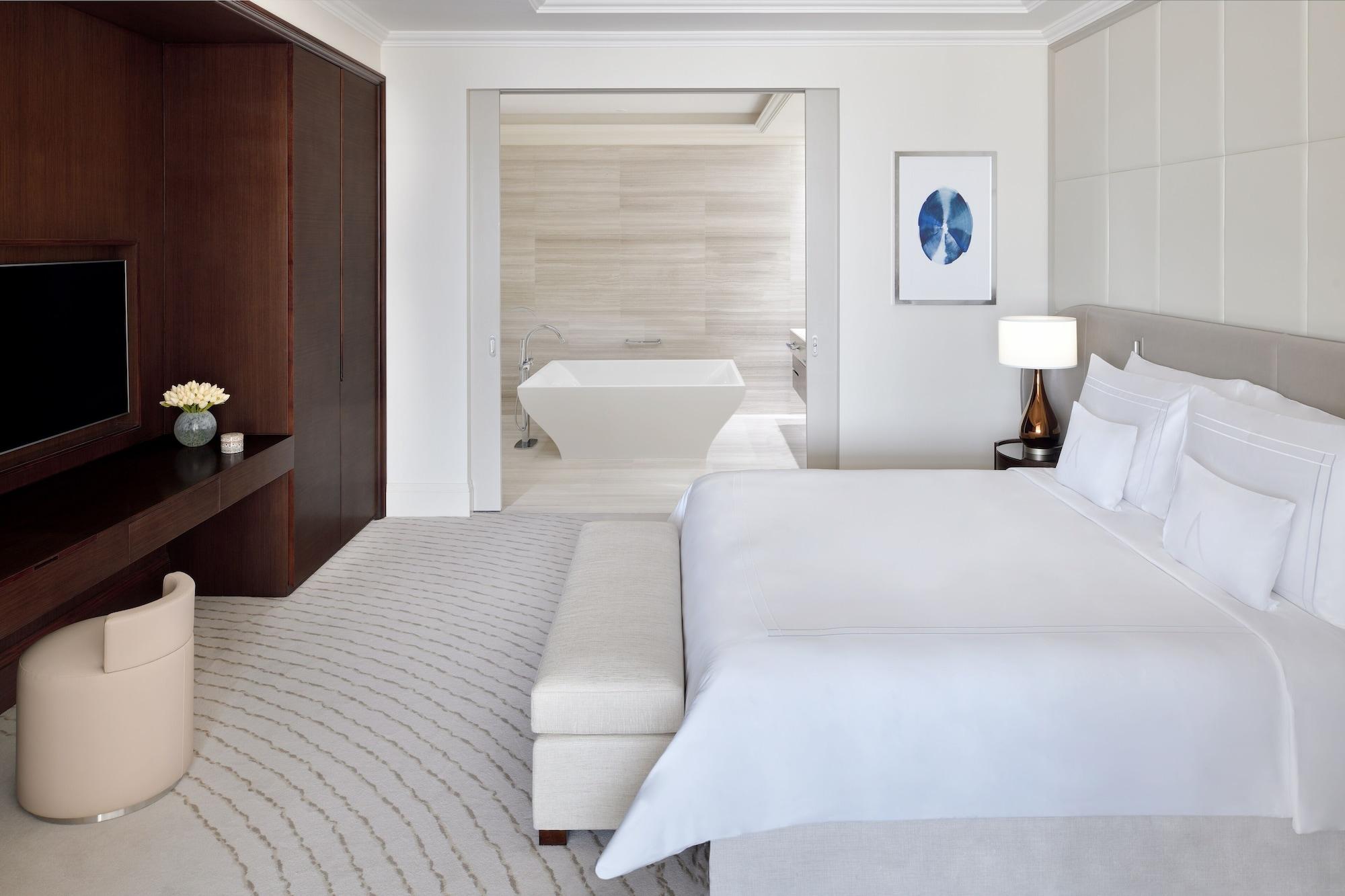 Hotel Address Mall 5*